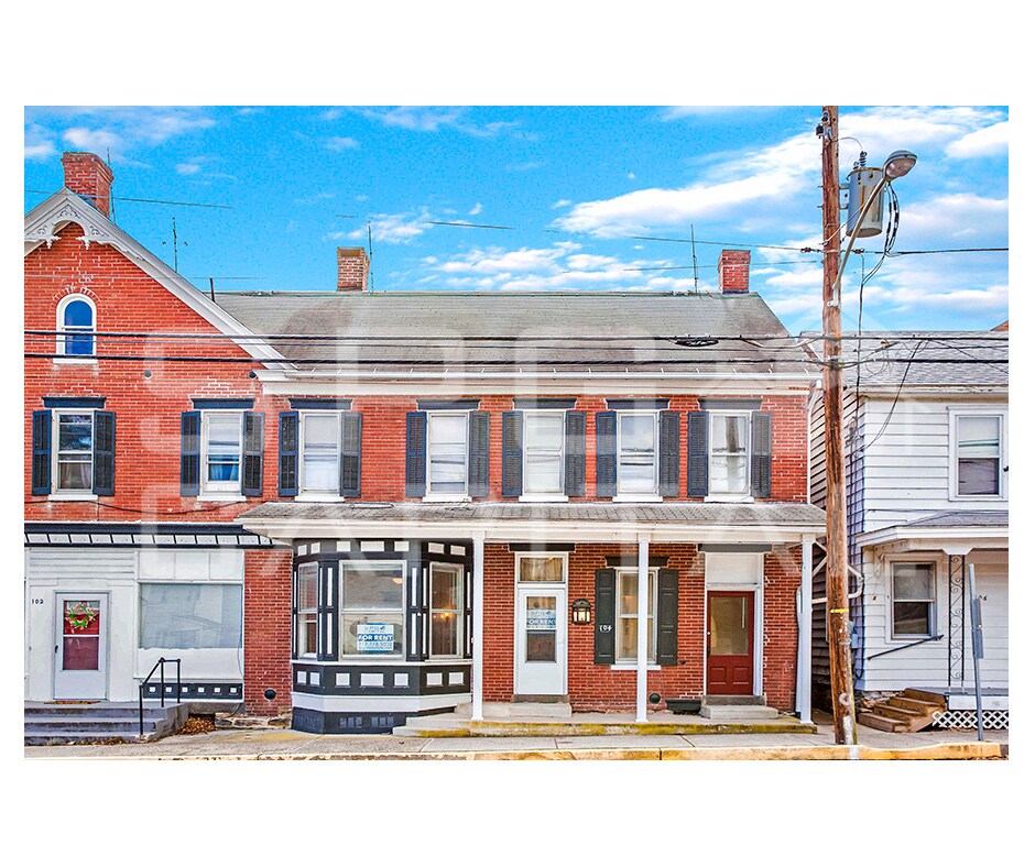 104 N Main St Unit 104 N. Main St., Biglerville, PA 17307 Room for