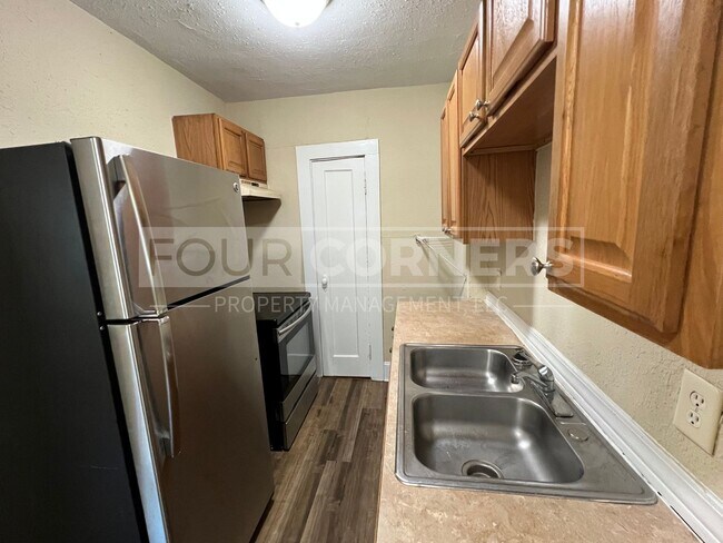 Building Photo - 408 N Guthrie Ave