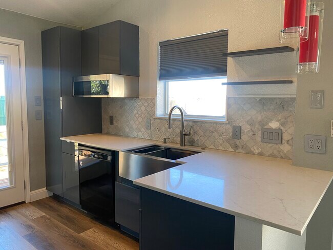 Foto del edificio - 112 Prairie Springs Loop