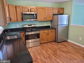 Building Photo - 28 Lincoln Ave