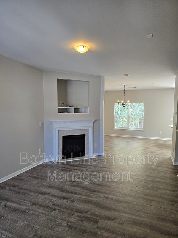Foto del edificio - 8630 Carolina Lily Ln