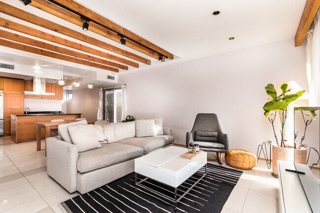 Foto del edificio - 4340 Alla Rd