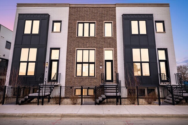 Foto del edificio - 338 E Pershing Rd