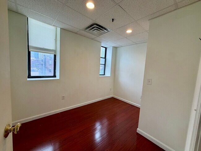 Foto del edificio - 72 Kneeland St