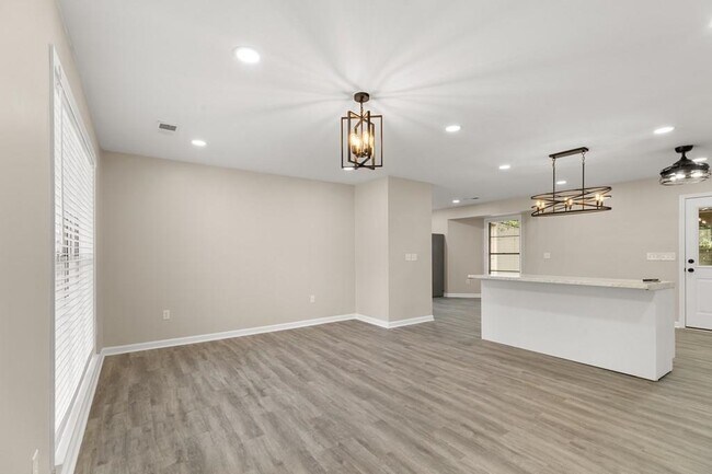 Foto del edificio - 908 N Roselawn Dr