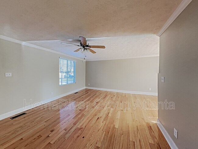 Building Photo - 465 N Pond Trail
