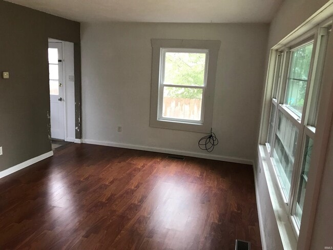 Building Photo - 600 W Cherokee Dr