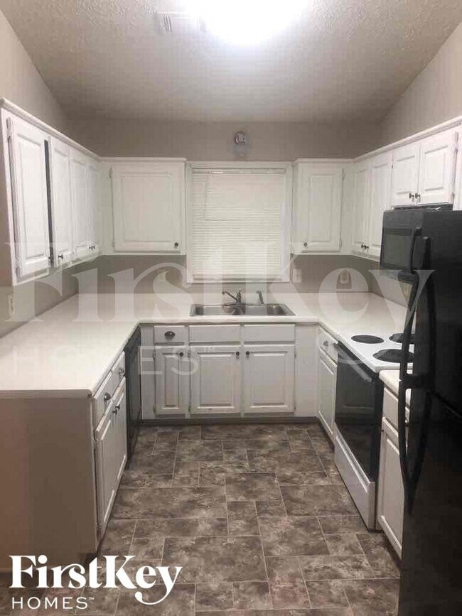 Foto del edificio - 319 Hills Point Rd