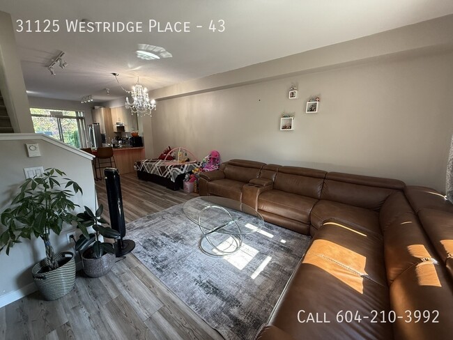 Photo du bâtiment - Spacious Townhouse In West Abbotsford