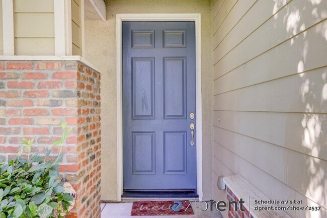 Building Photo - 743 Ironstone Dr