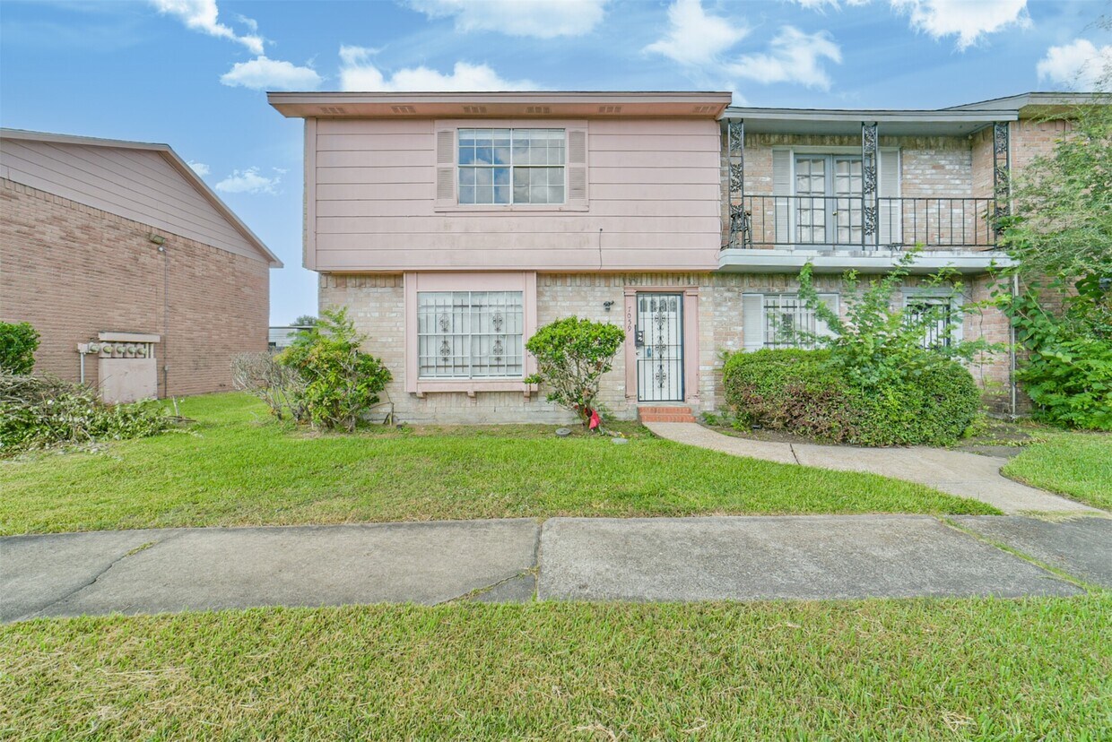 Primary Photo - 7059 Chasewood Dr