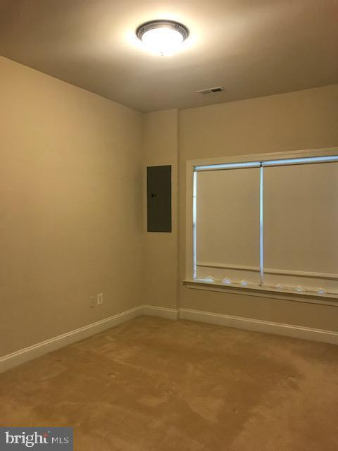 Building Photo - 3680 Chippendale Cir