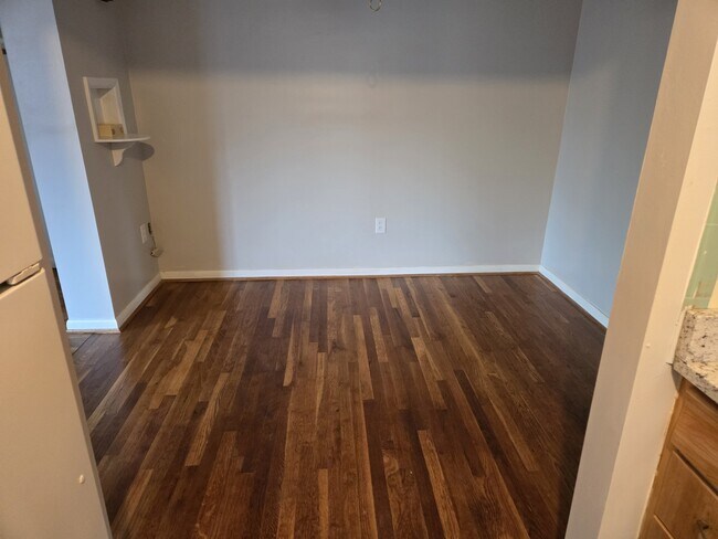 Building Photo - 2507 Vera Ave