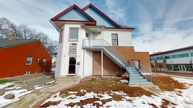 Building Photo - 506 5th St