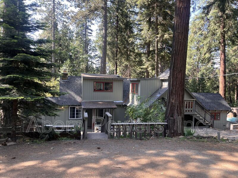 Foto principal - 3183 Sly Park Rd