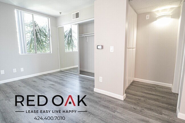 Foto del edificio - 6700 Franklin Pl