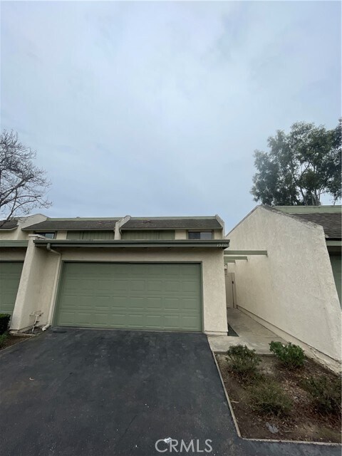 Primary Photo - 1570 Silver Maple Dr
