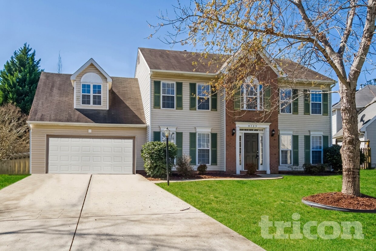Foto principal - 8725 Holly Creek Ct