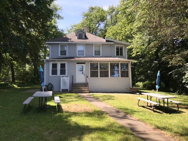 Front of House facing the lake - 34175 N Hainesville Rd