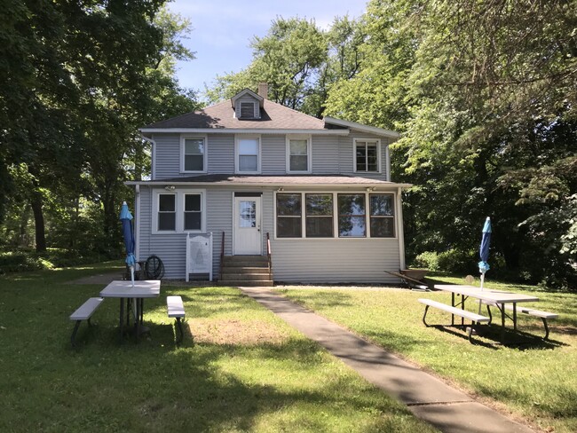 Front of House facing the lake - 34175 N Hainesville Rd