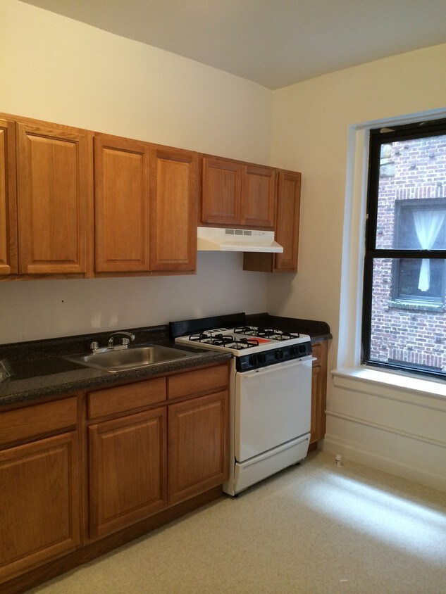 Primary Photo - 83-46 118th St