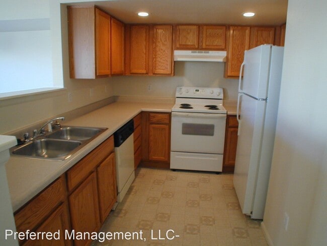 Building Photo - 3 br, 2.5 bath House - 326 Snyder Avenue
