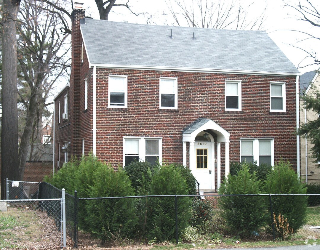 Building Photo - 8619 Flower Ave