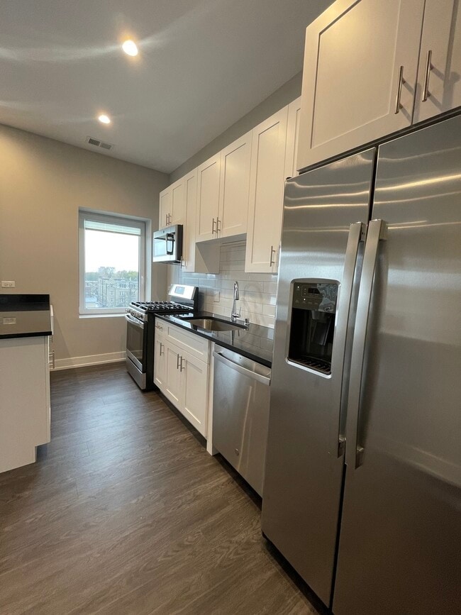 1730 W Greenleaf Ave Unit 405, Chicago, IL 60626 Condo for Rent in