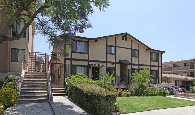 Building Photo - 1136 Winchester Ave