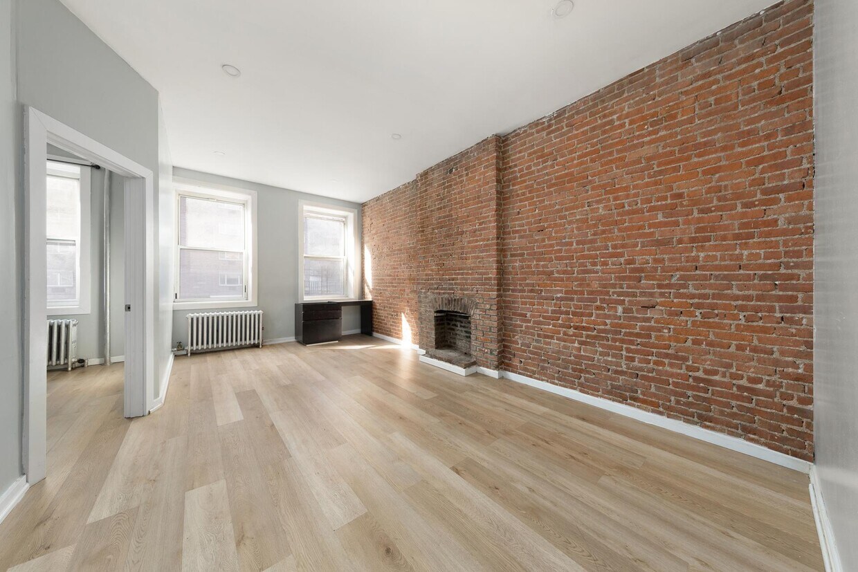 69 Bruckner Blvd Unit 2, The Bronx, NY 10454 Room for Rent in The