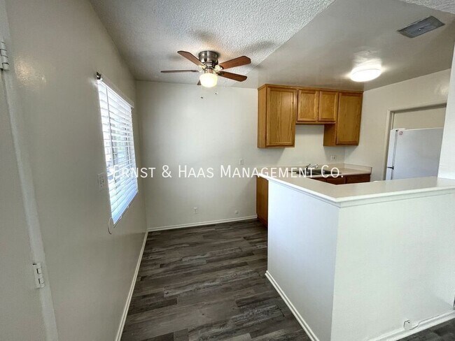 Foto del edificio - 1945 Stanley Ave