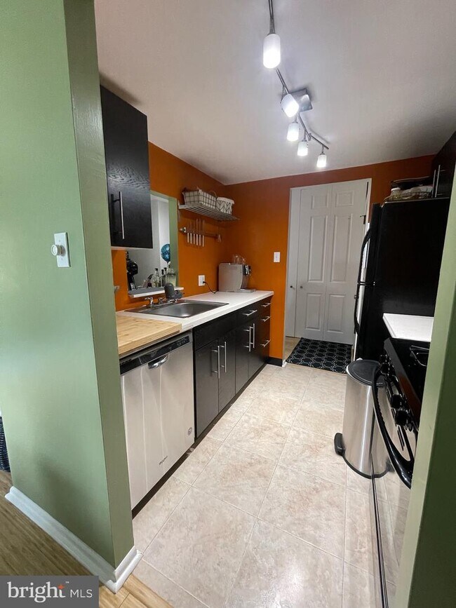 Foto del edificio - 152 Drummers Ln