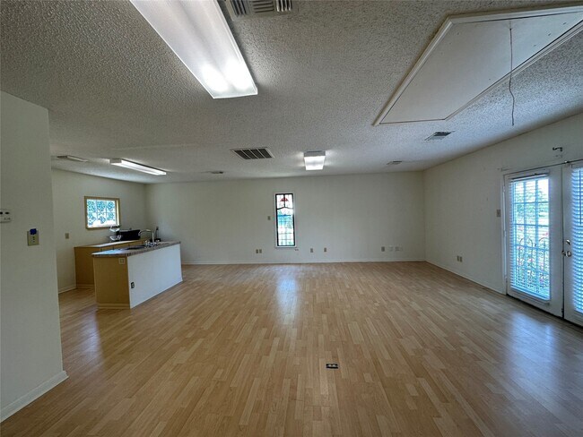 Foto del edificio - 30302 2nd St