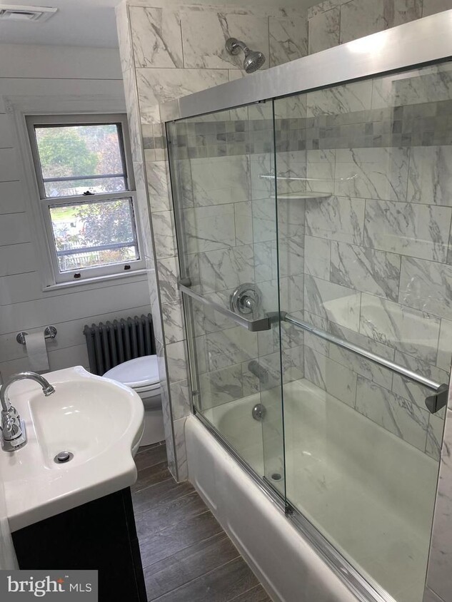 Building Photo - 4 Bed / 2 Bath - Pottstown West End - Newl...