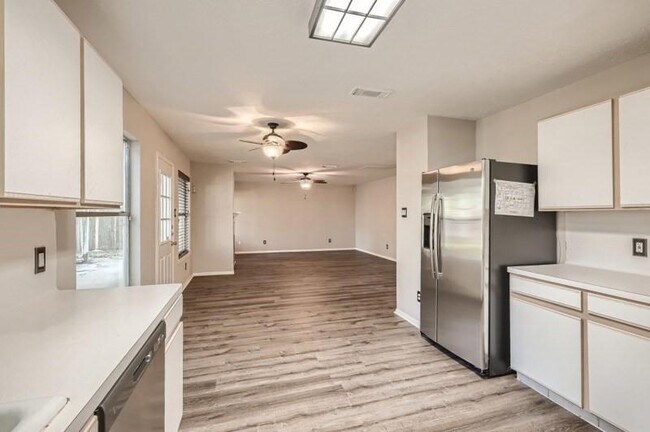 Foto del edificio - 2730 Fox Pitt Rd