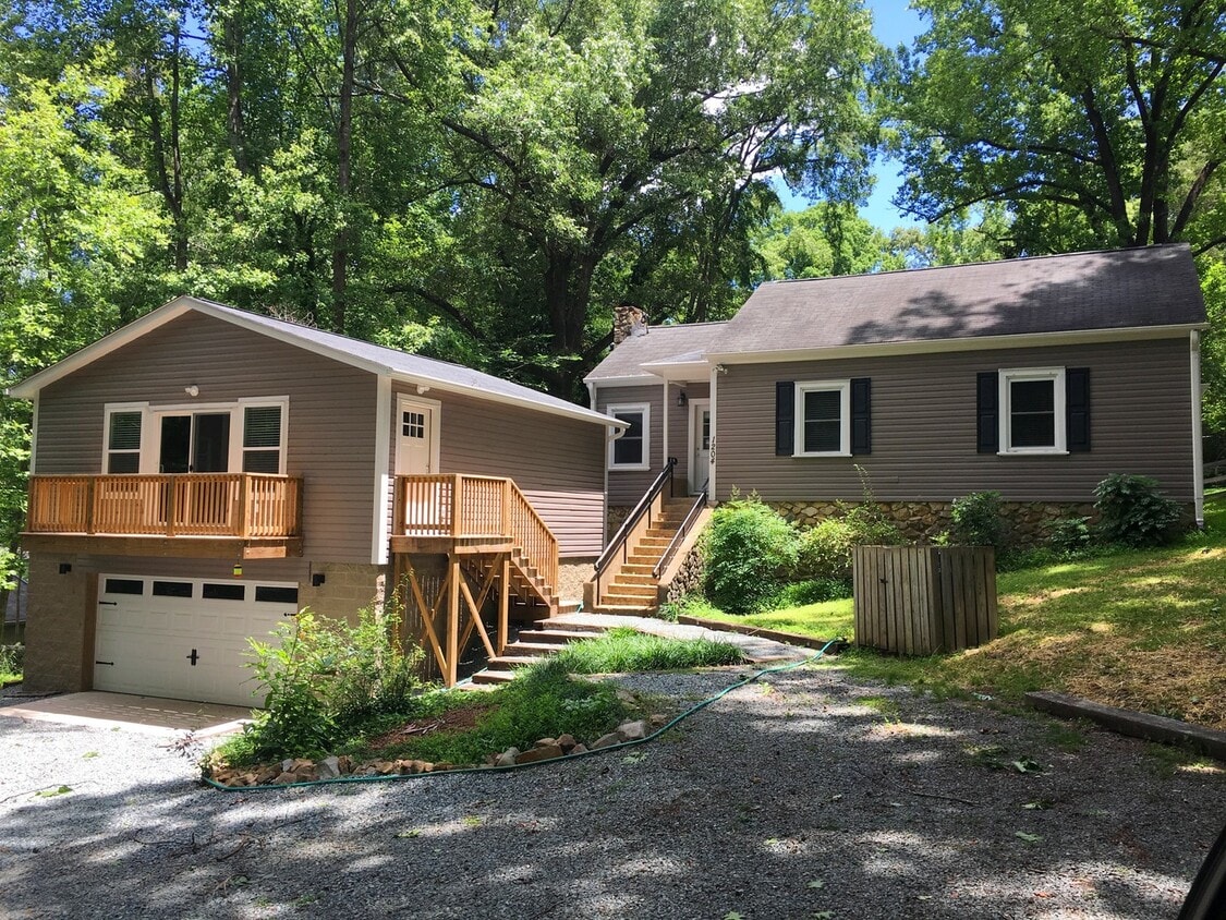 Primary Photo - Sleek and Stylish, newly renovated 2 bedro...