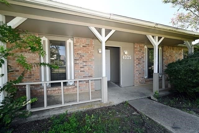 Photo - 4325 Ireland St House