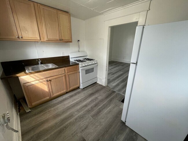 Building Photo - 211 N 17th St