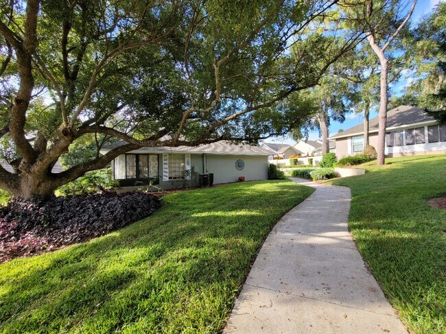 Building Photo - 1020 Villa Ln