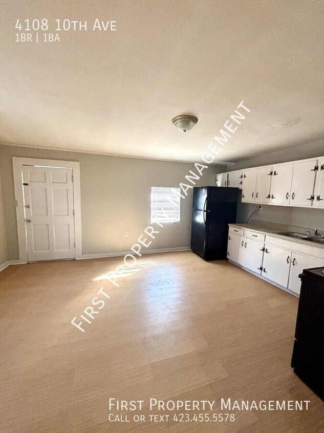 Foto principal - 1Bed/1Bath Duplex In East Lake!!