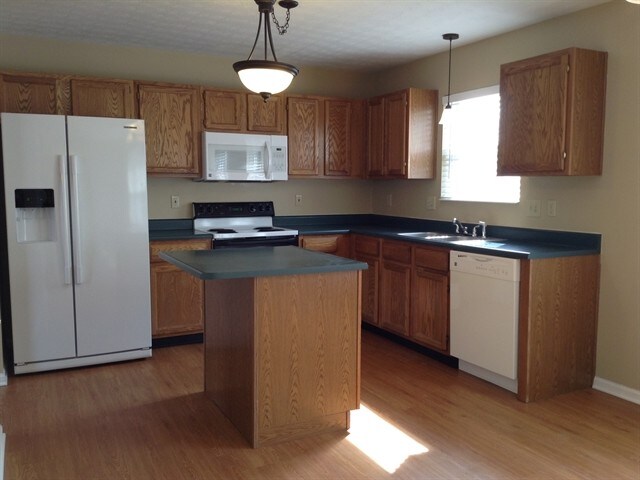 Building Photo - 545 Weeping Willow Lane