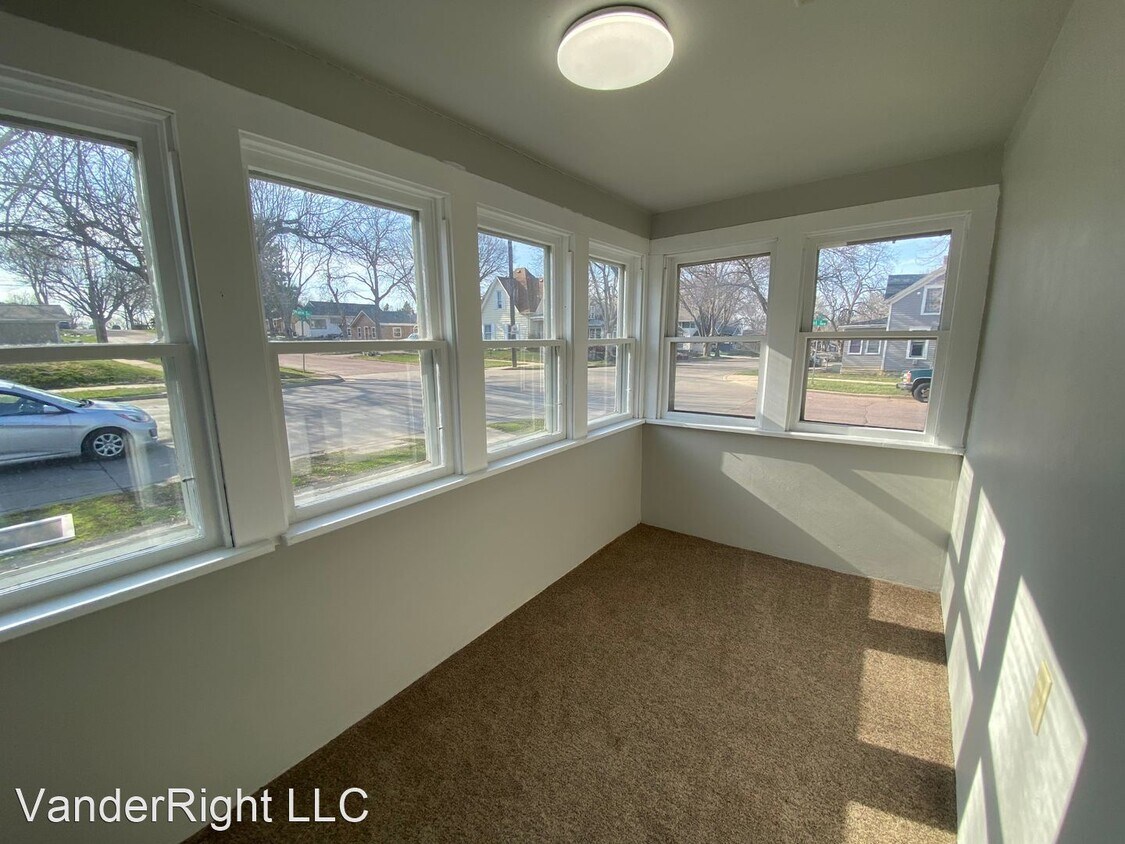 Foto principal - 1 br, 1 bath House - 818 N Prairie Ave