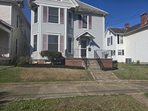 Building Photo - 618 8th St