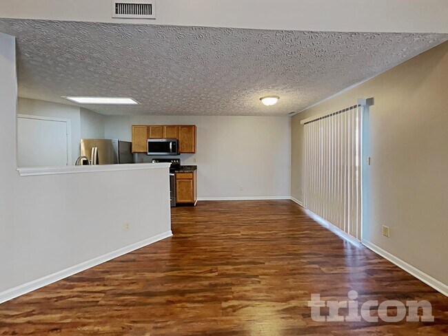 Foto del edificio - 4475 Connaught Dr E