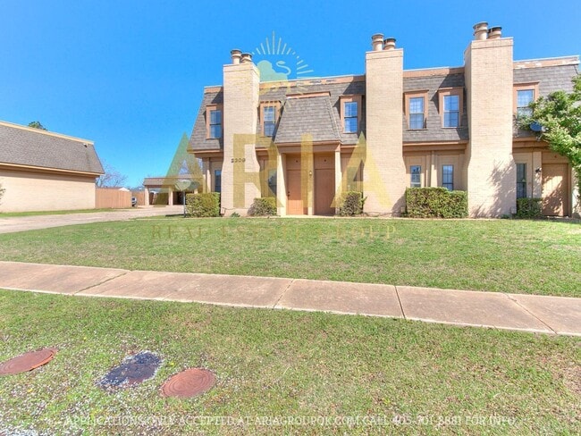 Foto del edificio - Spacious 2 Bed/1.5 Bath Townhouse in East ...