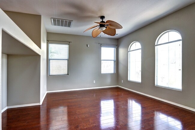 Building Photo - 1024 Railroad Flat Ct