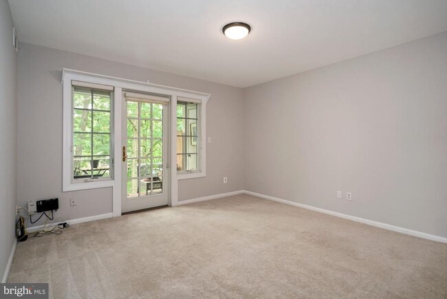 Building Photo - 5907 Kingsford Rd