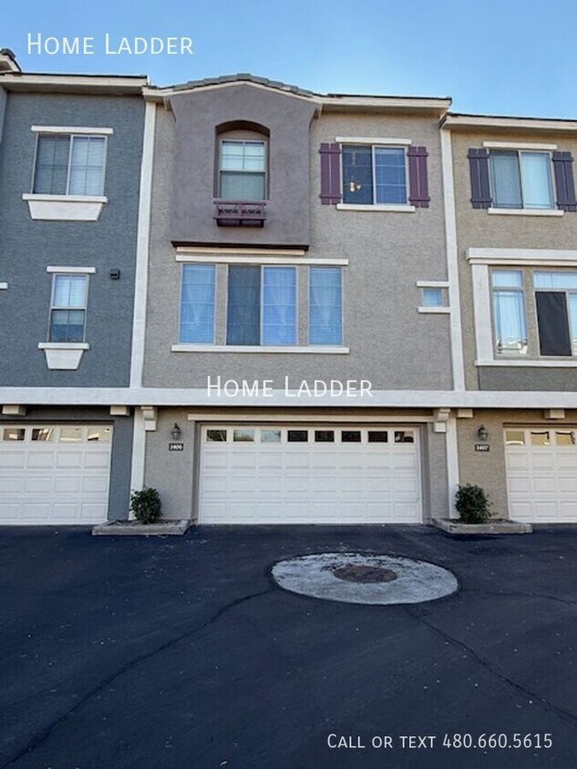 Foto principal - 2402 E 5th St