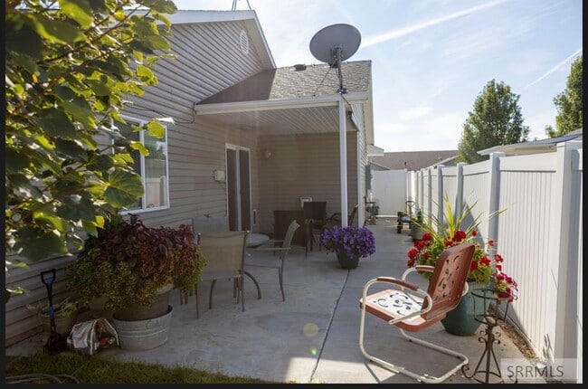 Building Photo - 510 Gwen Loop