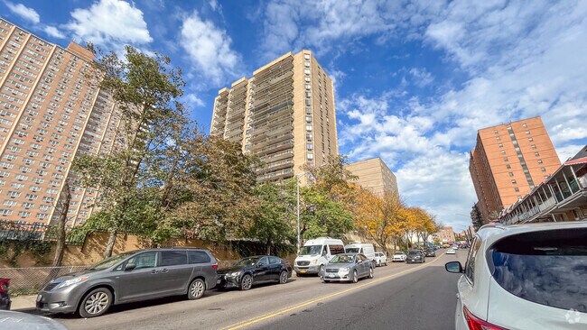 Foto del edificio - Woodner House Condominiums